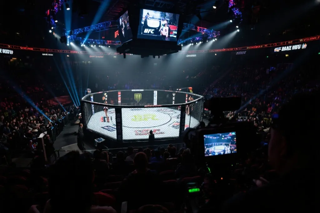 当热血遇上科技：乐鱼体育多视角直播为MMA粉丝带来极致体验